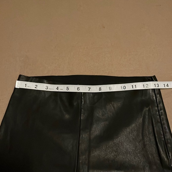 GRLFRND Carter Leather Bicycle Shorts In Black- Size Small - Picture 9 of 12